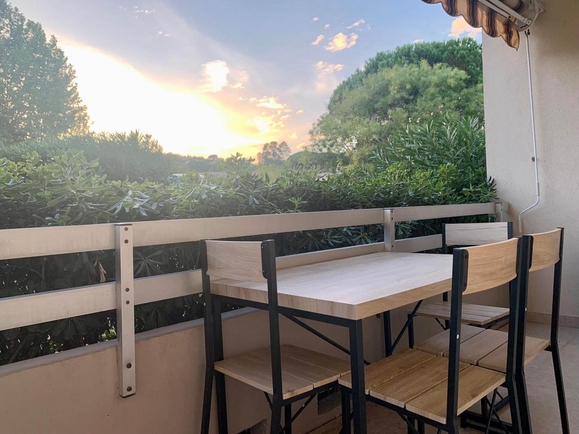 Grand Studio Standing Avec Terrasse Et Parking Sainte-Maxime Extérieur photo
