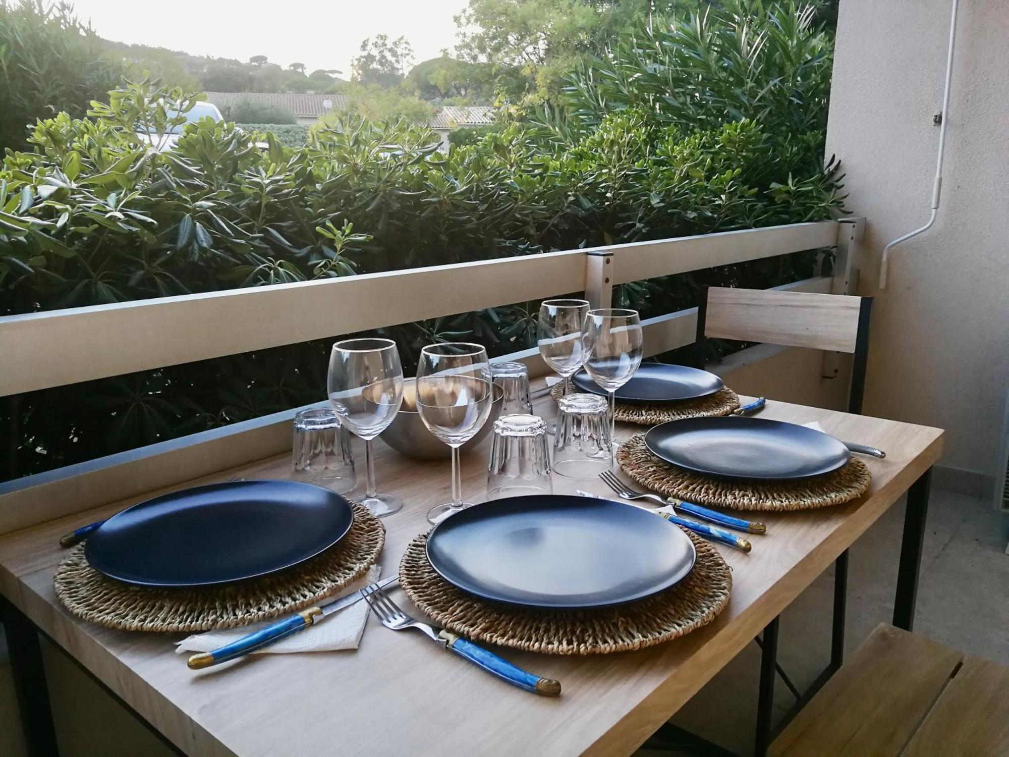 Grand Studio Standing Avec Terrasse Et Parking Sainte-Maxime Extérieur photo